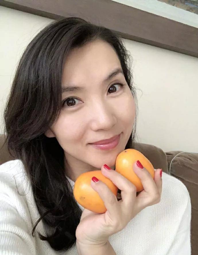 “万人迷”陈好近照曝光，年过40气质更显优雅迷