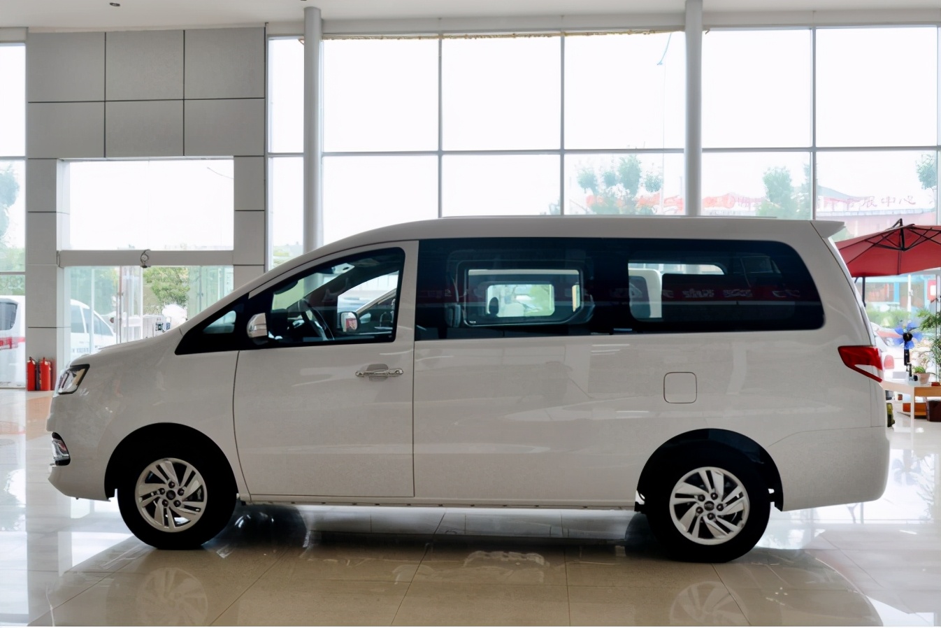 上汽大通MAXUS G10宜商宜家的三排座車型橫評