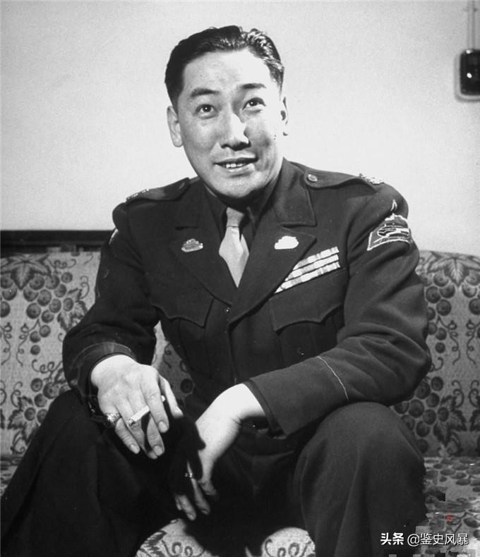 蒋纬国婚姻悲剧：娶了年轻20岁的后妻,却难忘旧