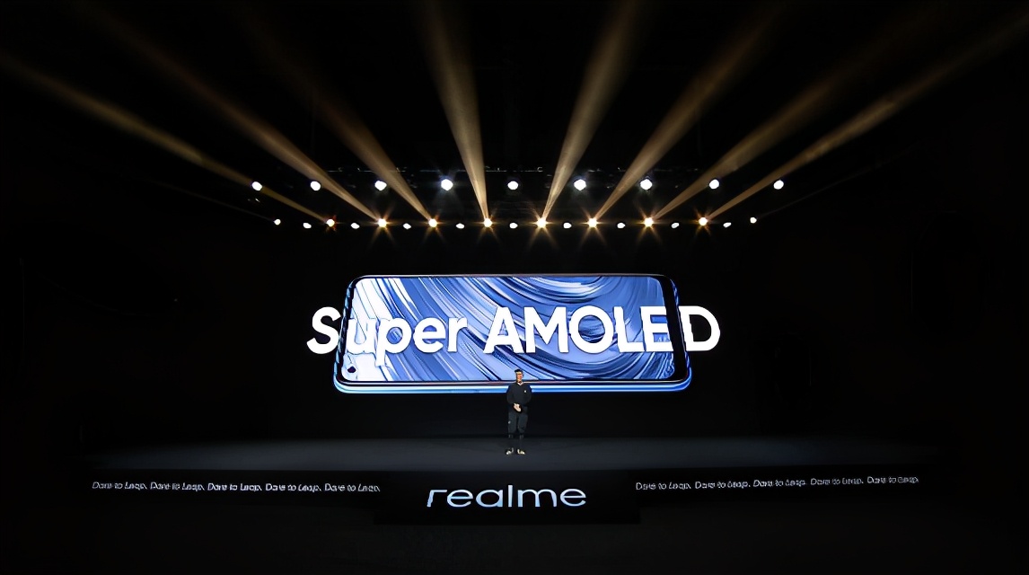 抢眼锦鲤色，1399起售！realme真我V15正式发布