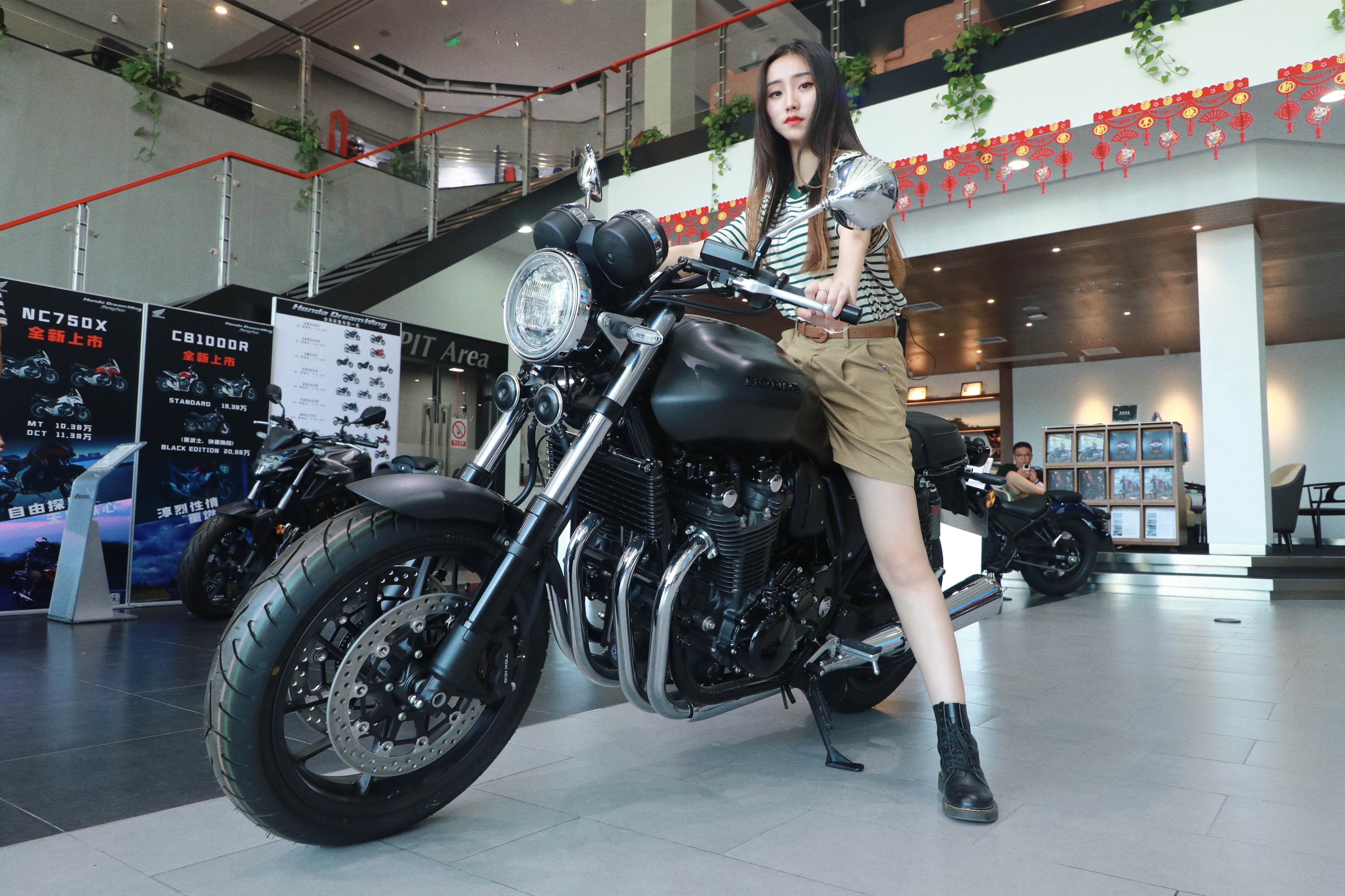 本田cb中的大哥大-1100rs 小姐姐快上车