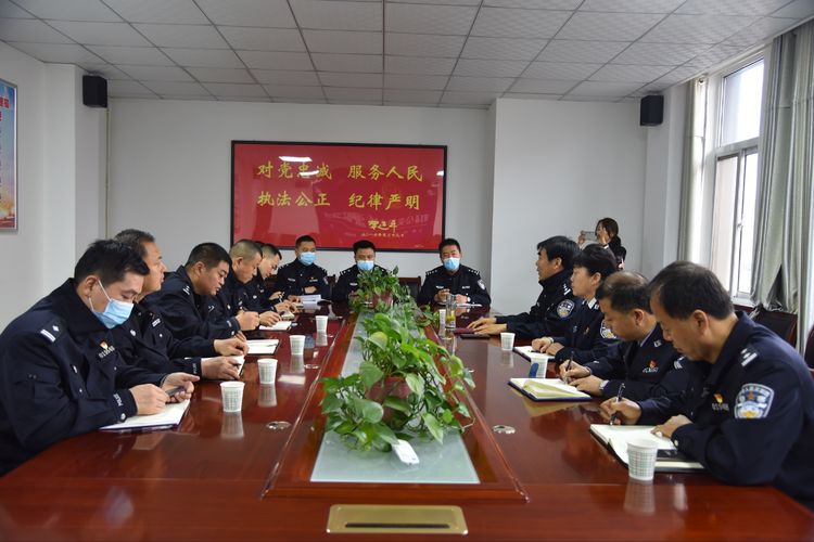 周至公安邀请全国人大代表、公安英模郝世玲为全警传经送宝交流共进