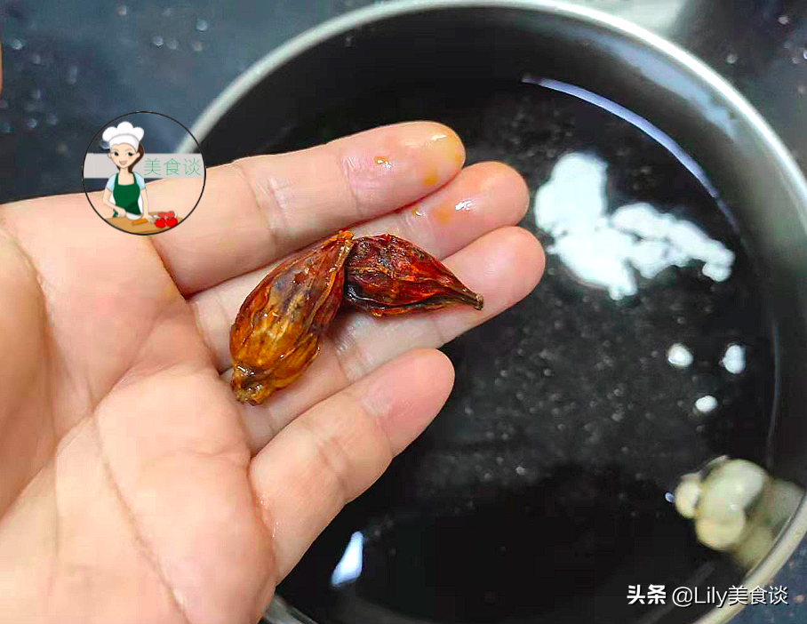 鹽焗雞翅不用去買，自己做配方簡單，好吃又好做，大人孩子都喜歡