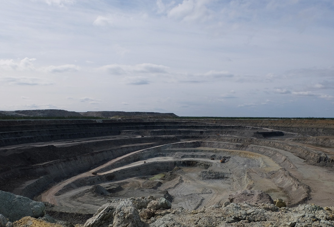 实拍俄罗斯最大钻石矿场，直接钻石诞生过程，原来是这么操作的