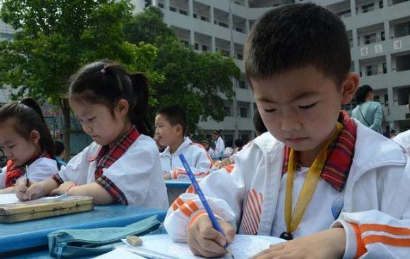大批民办学校大洗牌，将转为公办或停止办学，家长们拍手叫好