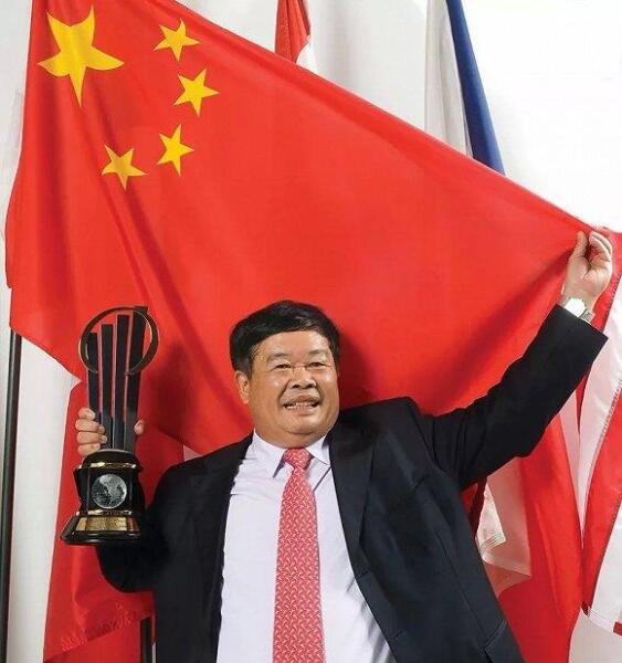 38年捐了260亿的曹德旺说，袁隆平才是中国首善