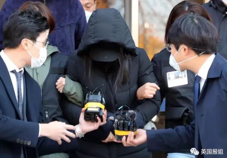 父母虐死1岁女儿，疑似踩到胃破骨碎！20万人为
