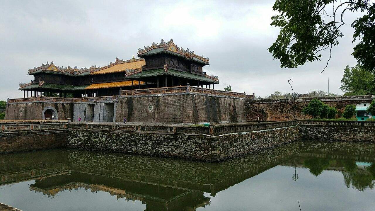 越南顺化京城与中国北京城类似：方向并不是坐