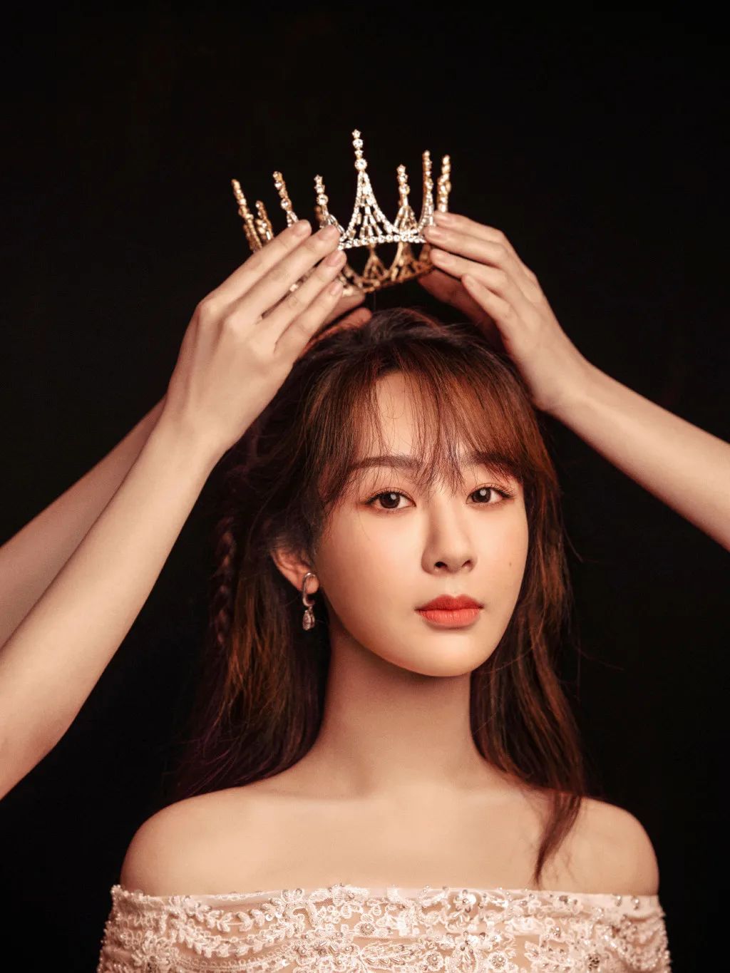 蓝盈莹的真实身高让张柏芝惊讶，其实不少女星