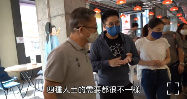 郭晶晶陪丈夫工作顯靦腆，小露一手讓霍啟剛當眾暴露“迷弟”本色