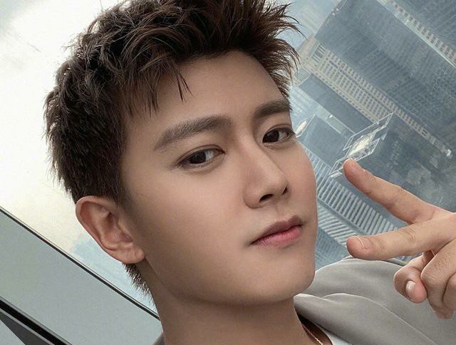 任嘉伦自爆喜欢裸睡，这样的爱好粉丝知道吗？