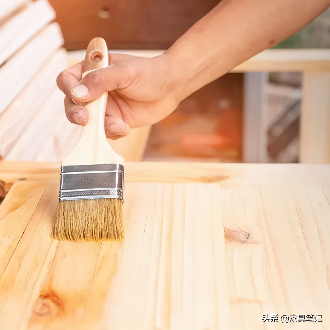 谈到家具环保漆，大多数人会问“什么是木器涂料？”