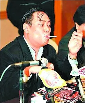 穷屌丝逆袭成亿万富豪，却一夜破产，晚年落魄