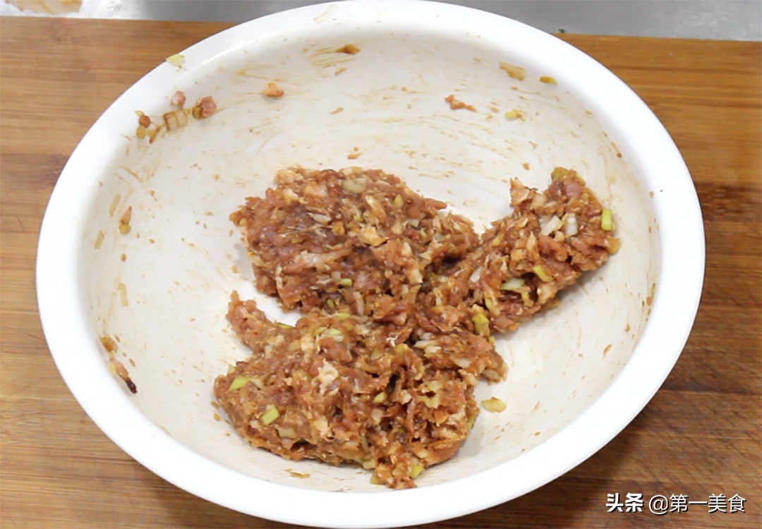 图片[4]-家庭版上海生煎包 厨师长教你如何制作 外焦里嫩 一锅不够吃-起舞食谱网