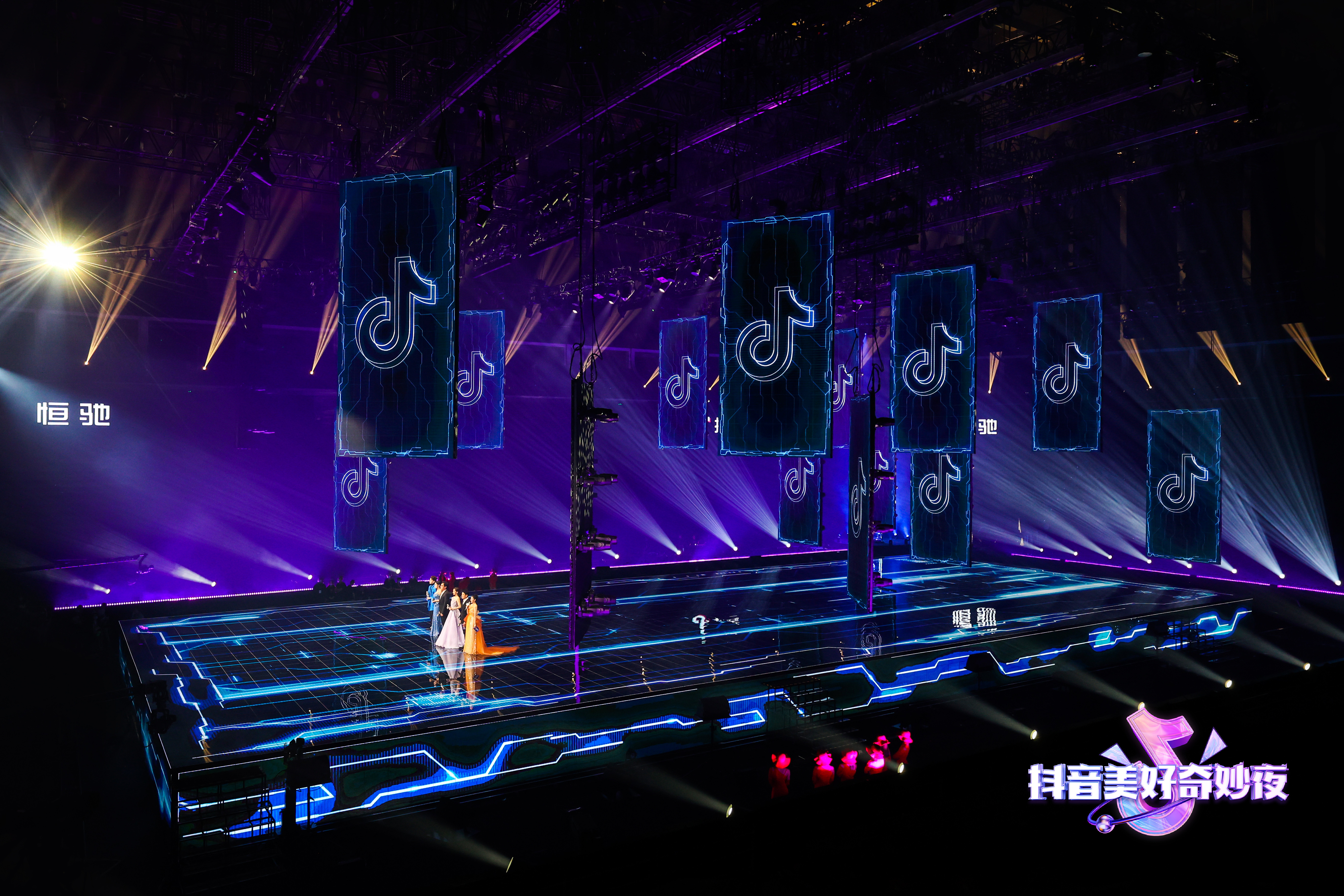 舞臺黑科技火爆刷屏，抖音美好奇妙夜釋放多重IP價值