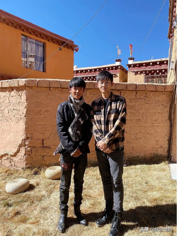 丁真连登热搜第一！被捧姿态很明显，一看生图