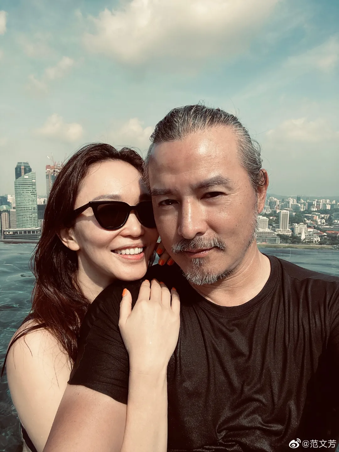 秘密戀愛12年，官宣結(jié)婚后羨煞網(wǎng)友，這對(duì)新加坡明星夫婦太甜了