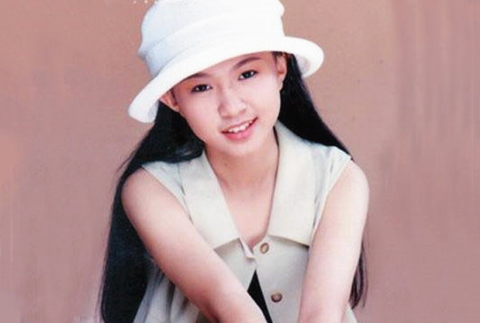 卓依婷夫妇为女儿庆祝8岁生日，一家三口合影曝光，全员高颜值