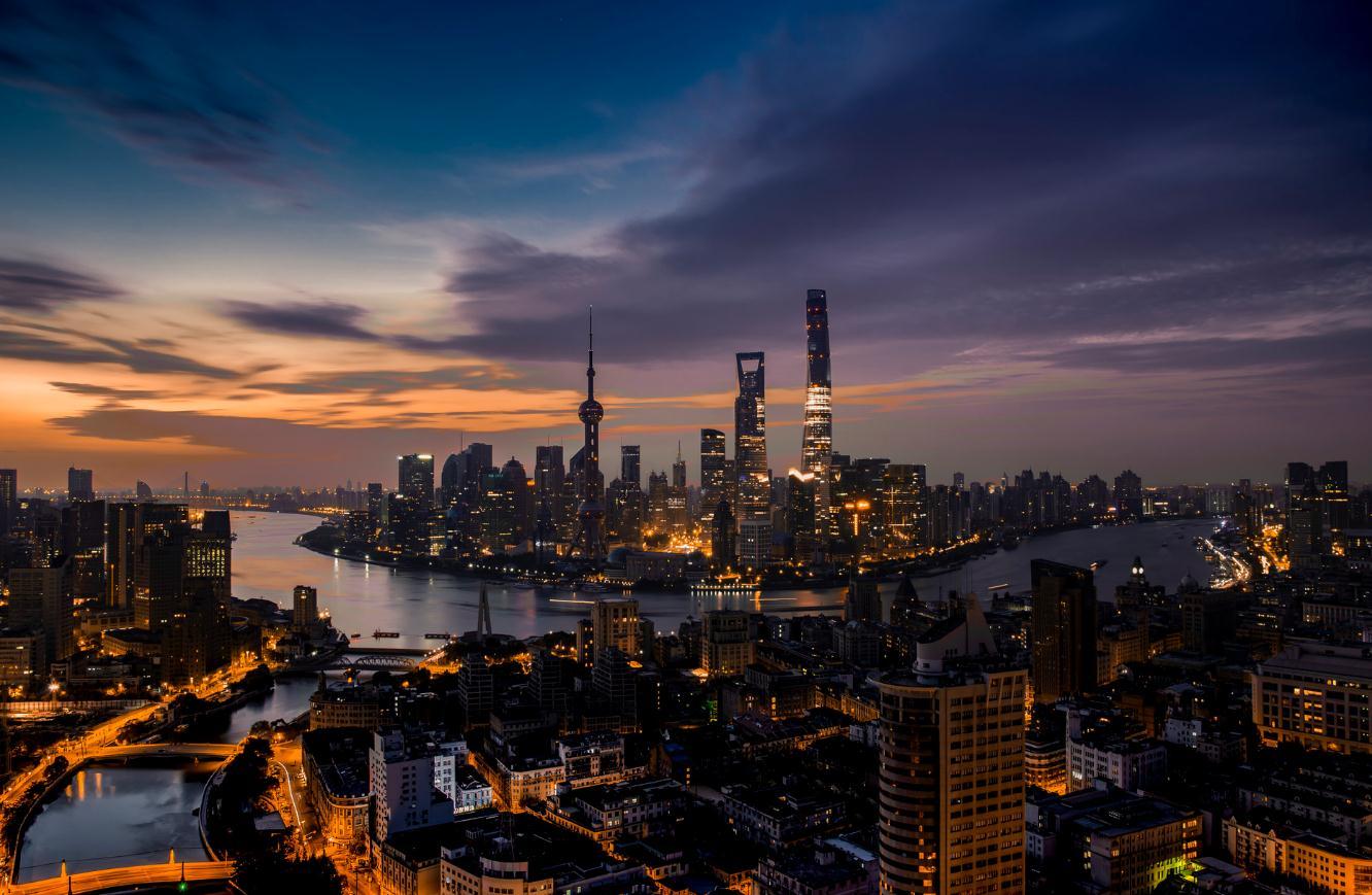 美國社會騷亂，中國社會卻穩步向前發展，外媒：表現過於搶眼