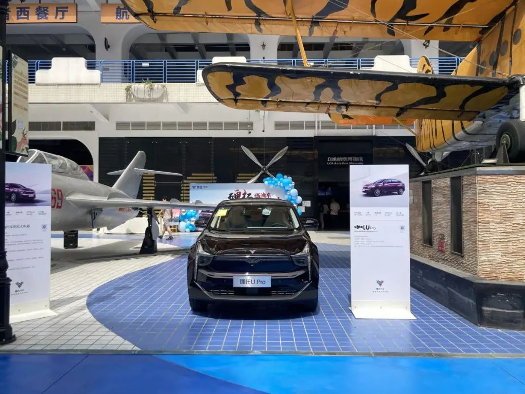 正面硬刚燃油车的蔚来、理想都出名了，哪吒呢？