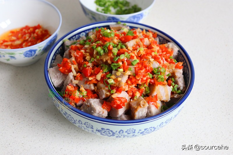 芋头的懒人做法，不炒不炸，用电饭锅煮，软糯香辣，很好吃