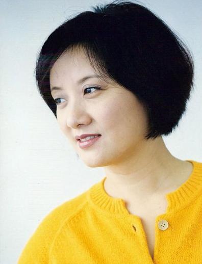 张国立因儿子吸毒，被推到风口浪尖，妻子邓婕