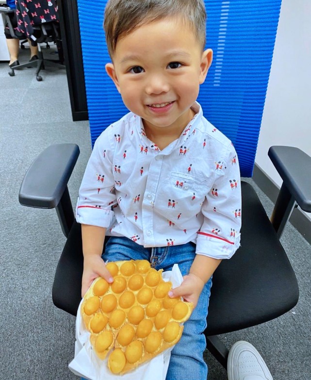 胡杏儿谈婚姻之道，自曝或会原谅丈夫出轨，已有计划生第三胎