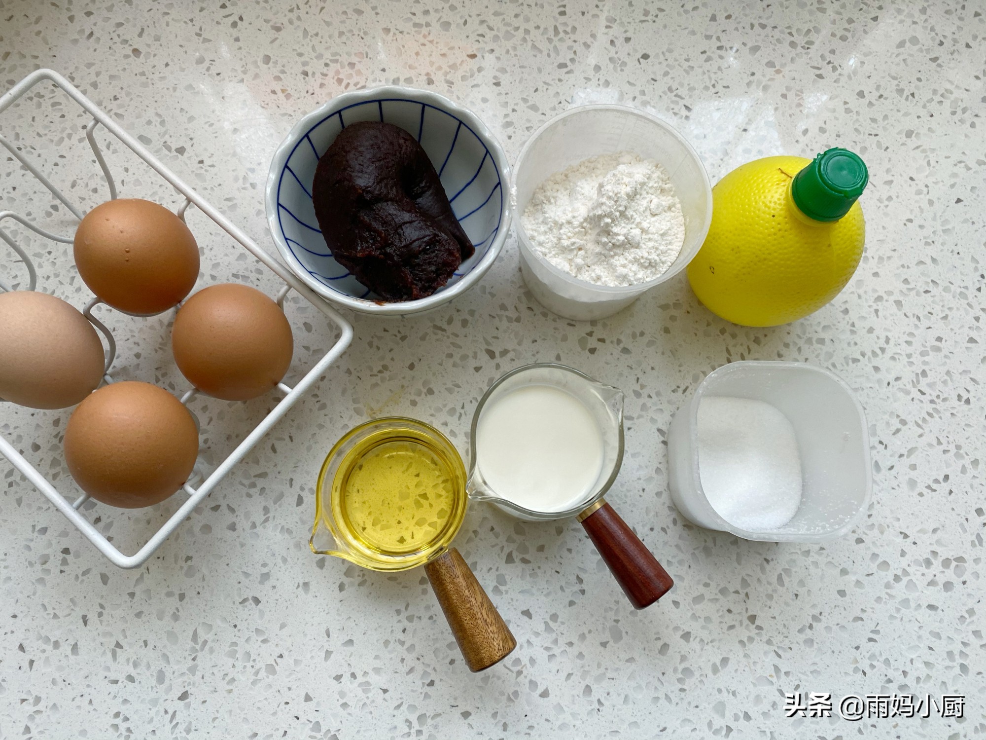 過年，想吃蛋糕自己做，1次成功不回縮不開裂，鬆軟美味又健康