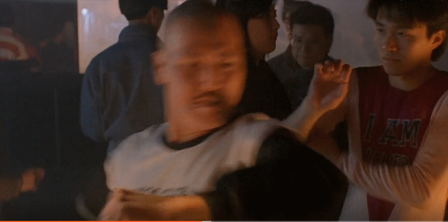 1994年，张卫健舔了脚底板也没能赢周星驰，害惨