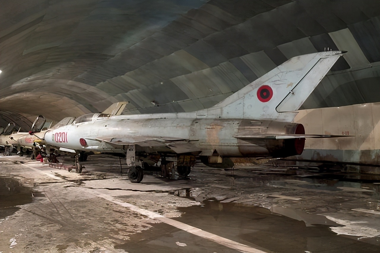 50架飞机，1.67亿美元，中国航空史上第一单战机是如何卖出去的？