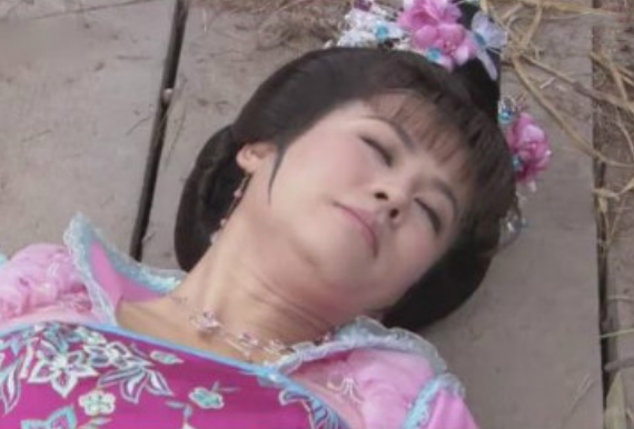 一把年纪还演少女，赵丽颖演13岁周翡，刘晓庆