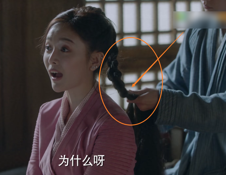 Xiao Zhan helps Wu Xuanyi make up braid, camera lens close-up his hand department action, this gimmick is afraid of is to had drilled