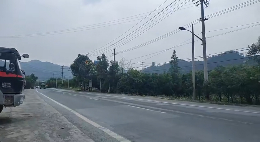 剛買的新車就發(fā)現(xiàn)車門漏水，沒想到評估師檢測后發(fā)現(xiàn)更多問題