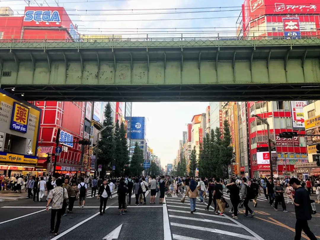 我在秋葉原世嘉2號館關店現場，見證疫情后蕭條的ACG聖地