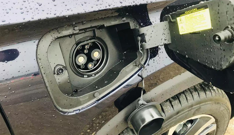 “亲和力”十足拉近人车距离，创维EV6有什么不一样？