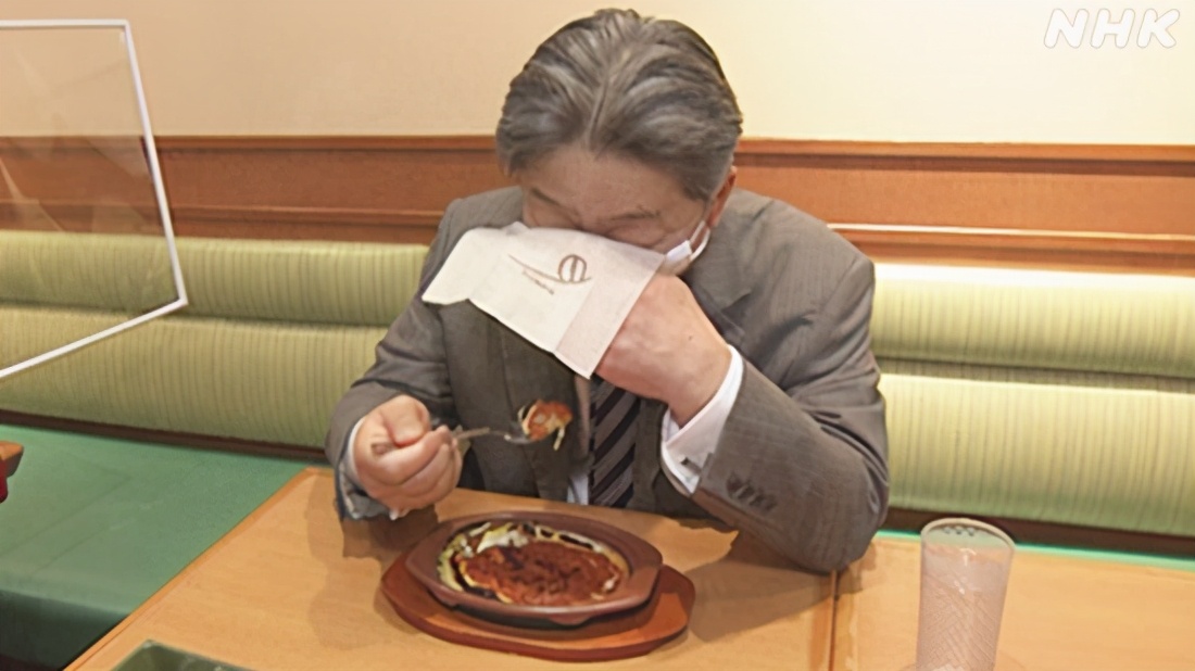 日本推出餐饮用口罩，政府喊话民众：吃饭时戴上（左左香肉夹馍）