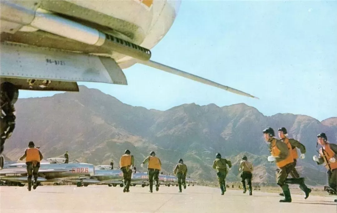 �й���-6KЯ��4öYJ-12A�ߵ����࣬�Ҿ������ƺ�������Σ�