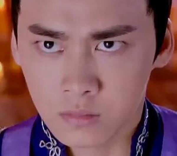 明星也有颜值缺陷，杨紫和郑爽法令纹深，鹿晗