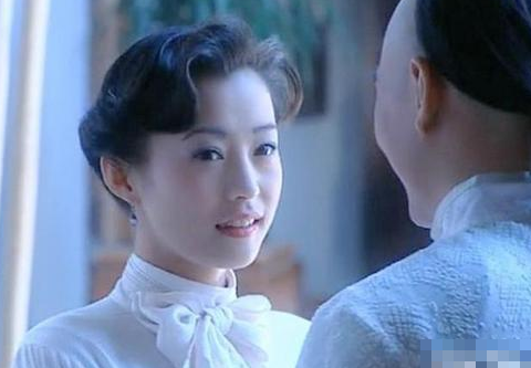 闪婚又闪离的郝蕾，35岁嫁刘烨生双胞胎撞脸新男友，是巧合？