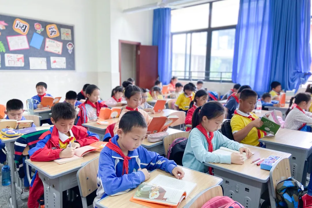 成都市双流区龙池小学「阅读课程」阅读，遇见更好的自己