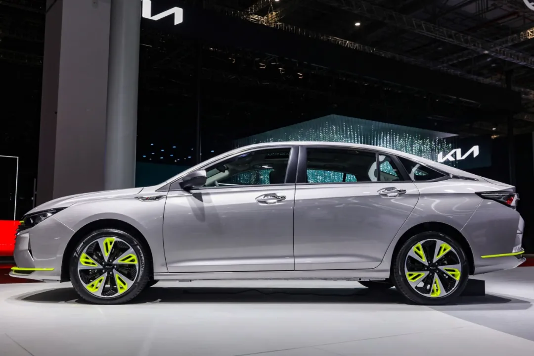 上海车展丨DSMA全新平台加持,东风风神奕炫MAX全球首秀