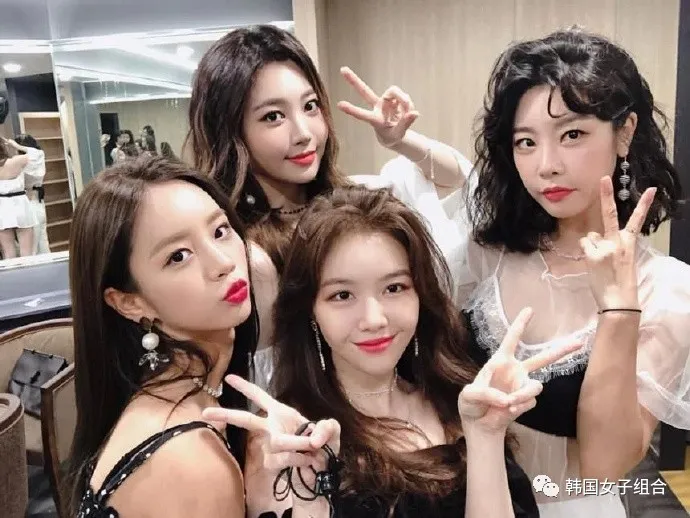 每名成员都以不同感觉的漂亮,现实生活中人气非常高的这个女团