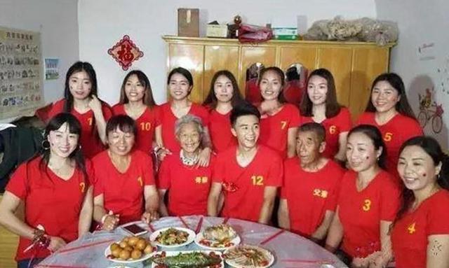 连生11个女儿才如愿生儿子的夫妻俩，如今怎样了