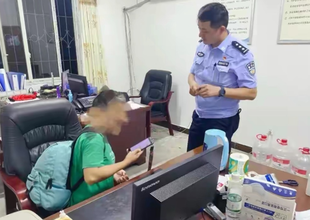 68岁老太网恋奔现，不料经历“见光死”，惨遭对方拉黑流落街头