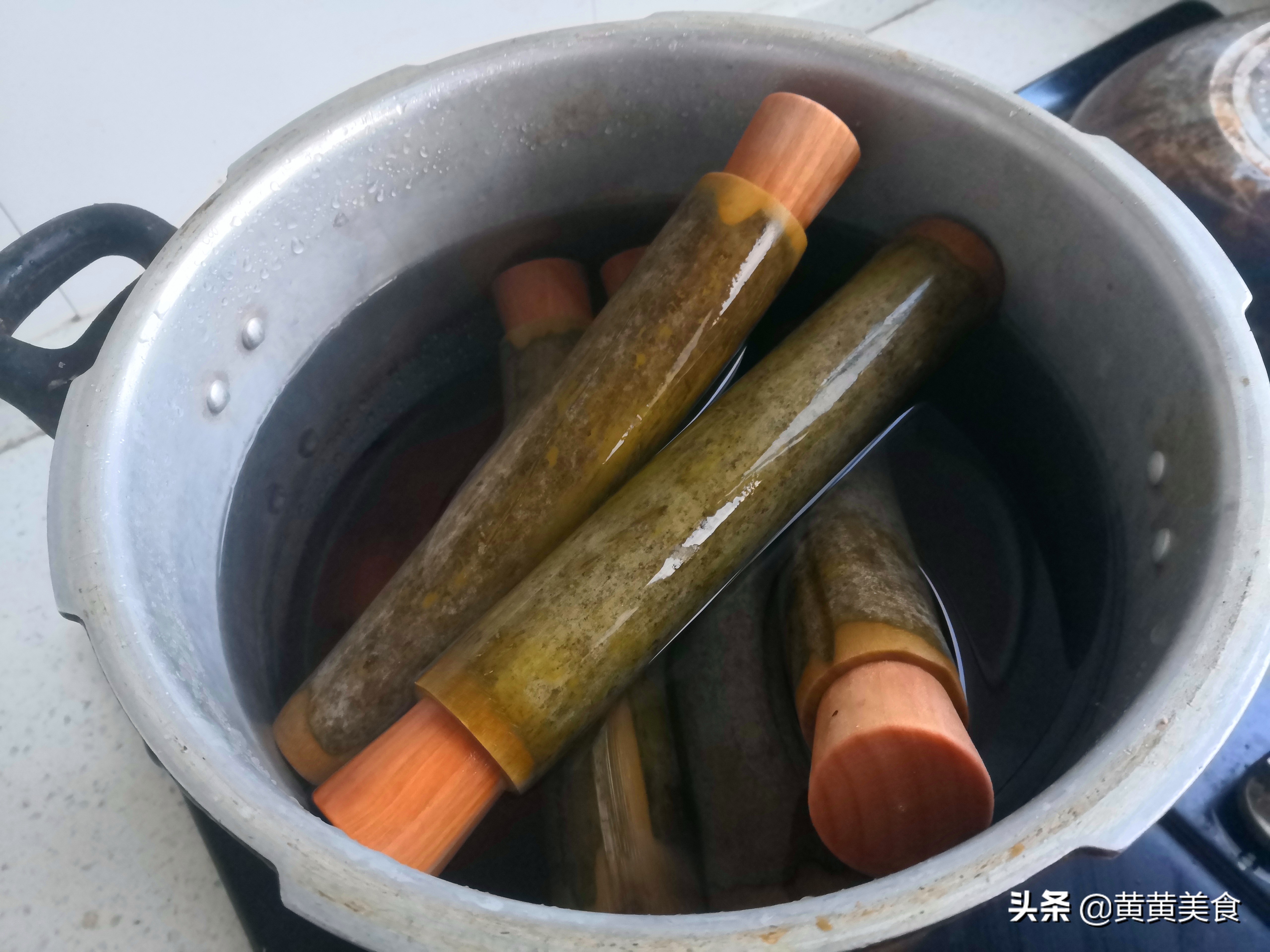 Making street snacks, bamboo dumplings, is super easy, and kids can make them themselves