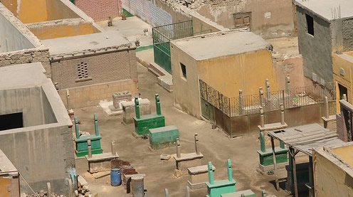 世界上最诡异的城市,活人与死人住在一块