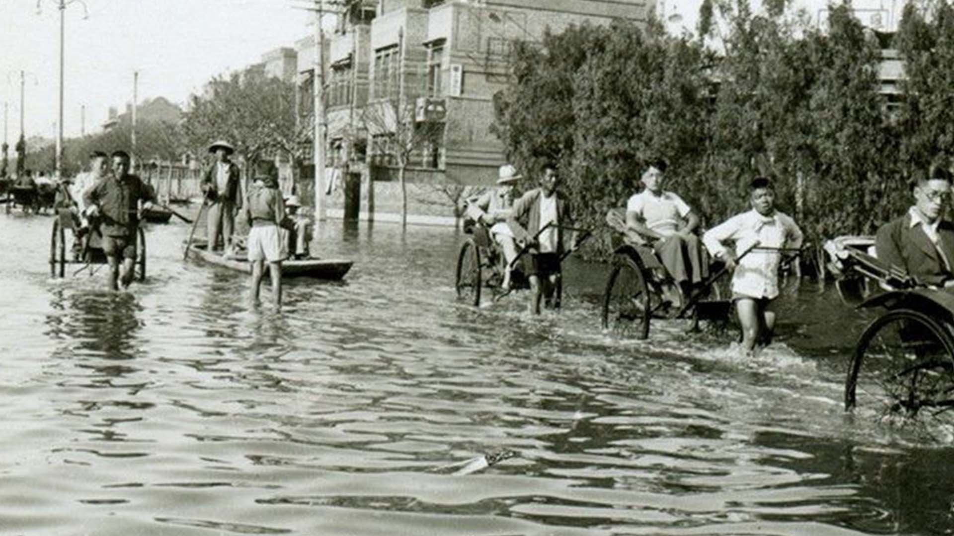 河南特大洪涝灾害致302人遇难回顾75年河南特大水灾几十万人无家可归