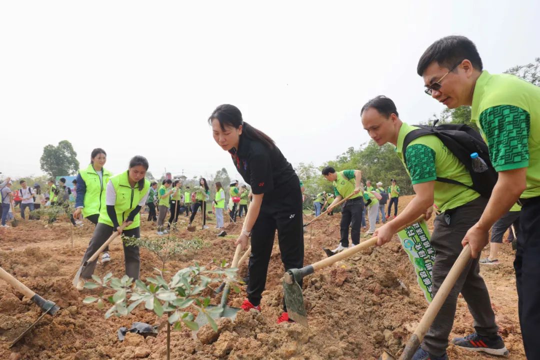 奥运冠军携网友一起植树！第三届网友植树节在盈香顺利举行