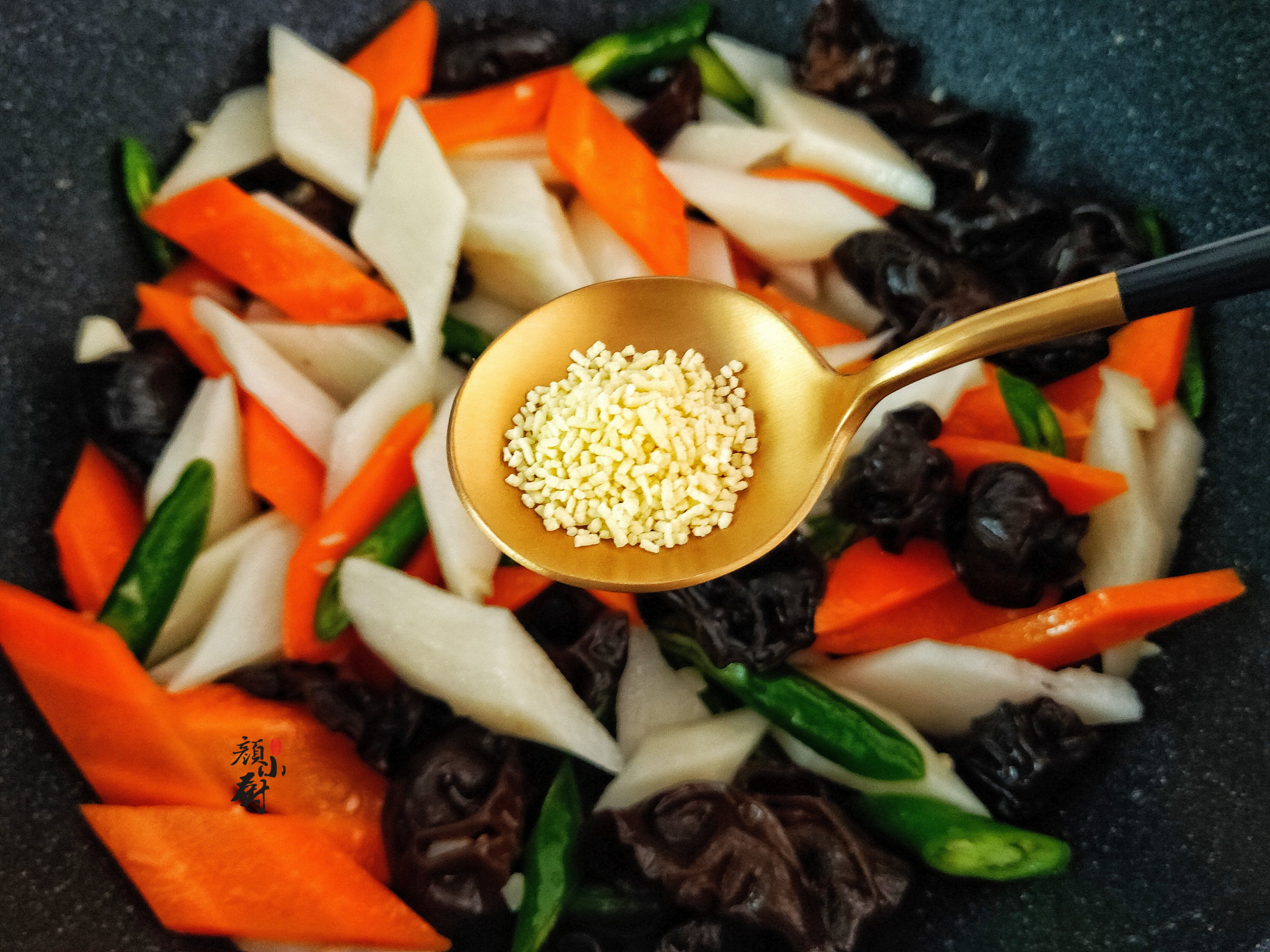 Fungus and it are a natural match. Make more for your family. Simply stir-fry, it’s more nutritious than meat.