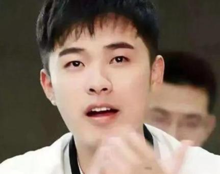 年轻时谁还不是大帅哥？沙溢沈腾不算啥，霍建